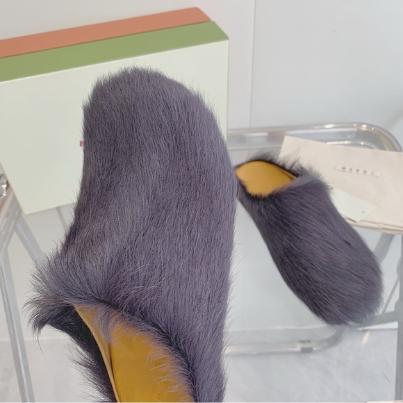 Marni Gray Fur Mules Luxurious Comfort